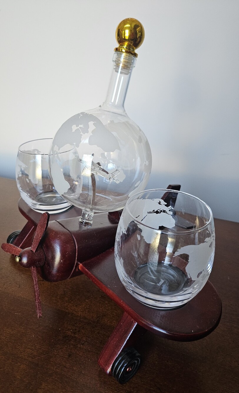 Airplne Globe Decanter Set with Etched World Map & 2 Old Fashioned Glasses